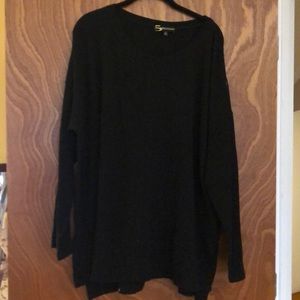 Serena Williams black sweater.